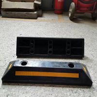 橡膠車輪定位器，擋車器
